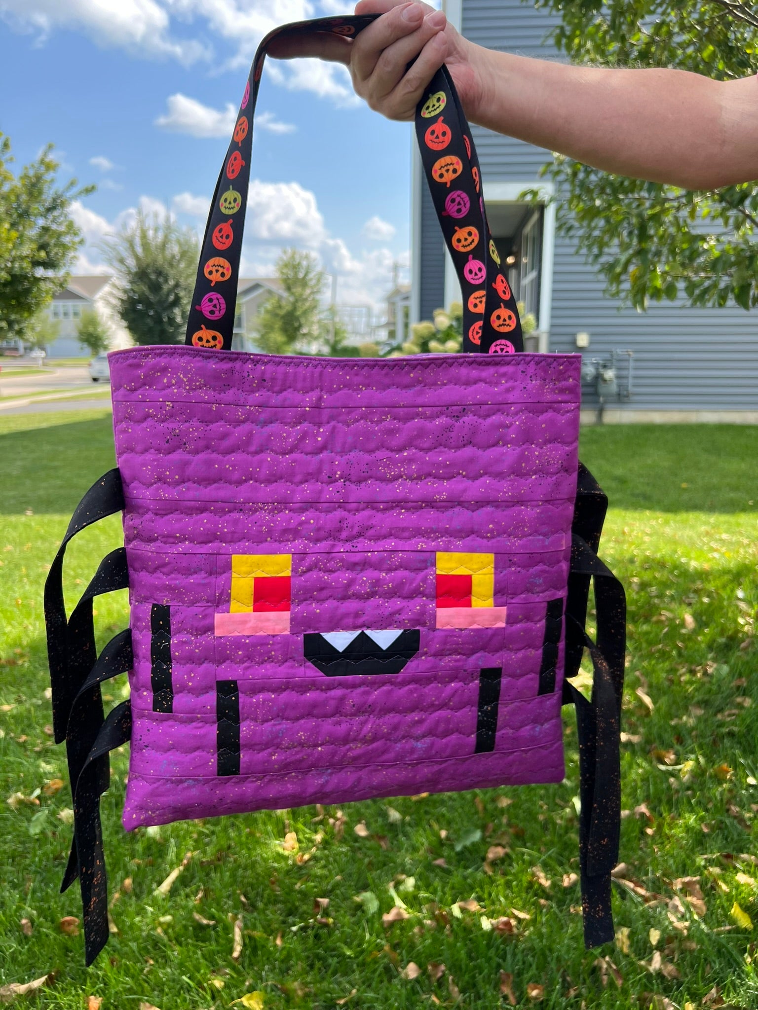QUILT KIT | Spooky Squad Halloween Bags | Pen + Paper Patterns