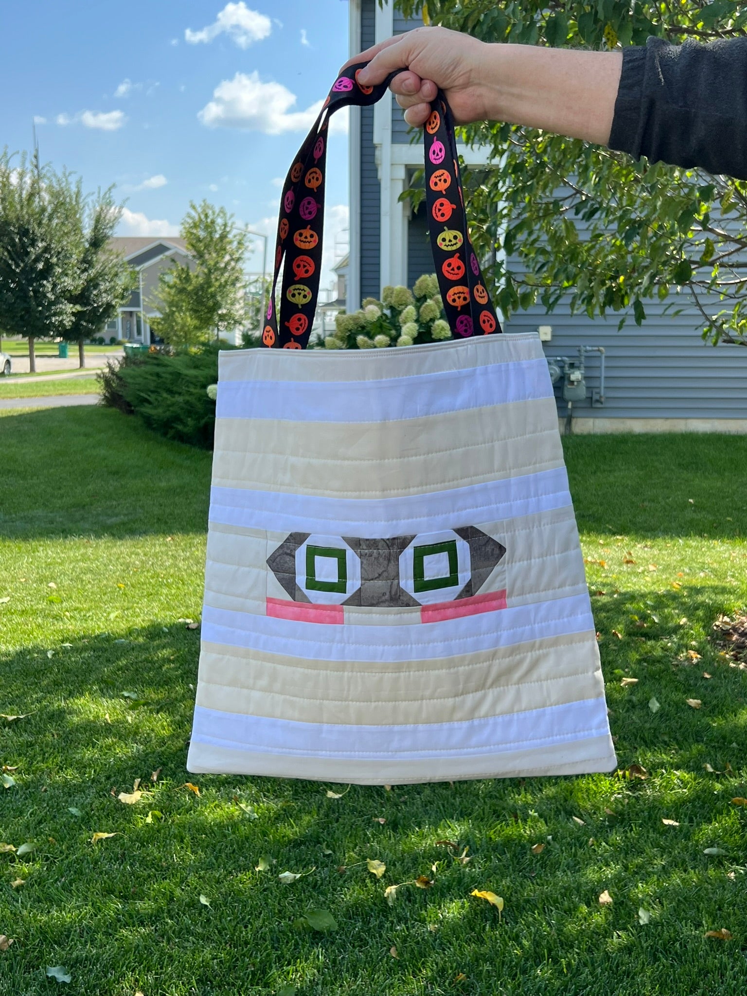 QUILT KIT | Spooky Squad Halloween Bags | Pen + Paper Patterns
